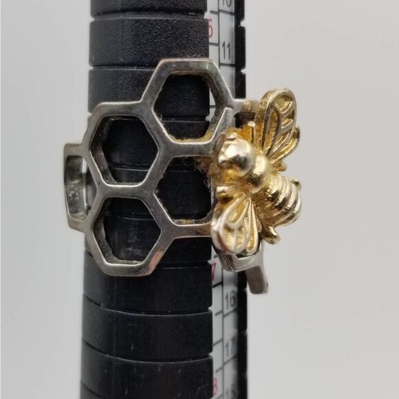 Queen Bee high fashion Honeycomb bee hive ring size 6.5 - Picture 2 of 4